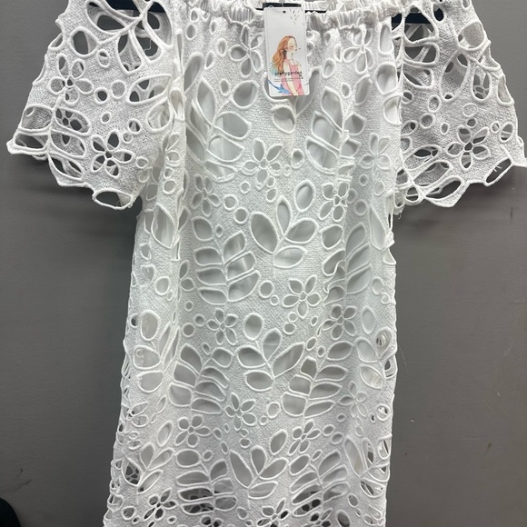 PrettyGarden White Off-Shoulder Lace Dress size M <<19>> - Picture 8 of 8